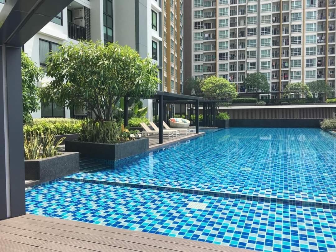 Condo In Bangkok With Swimming Pool Near Malls And Train Exterior photo